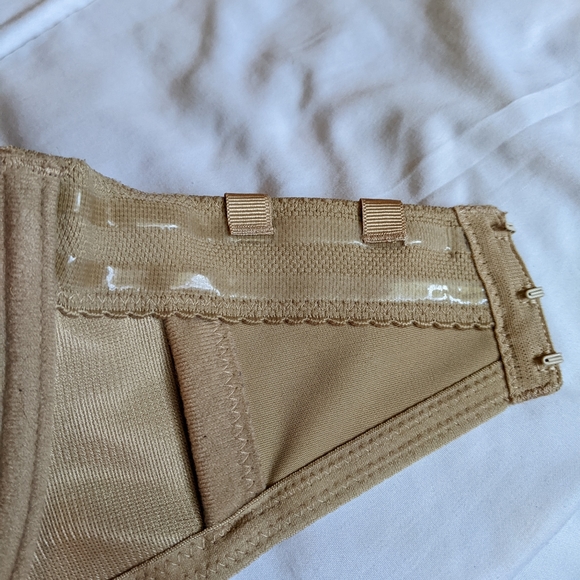 Fantasie Smoothing Seamless Strapless Bra Size 30G - Picture 3 of 6